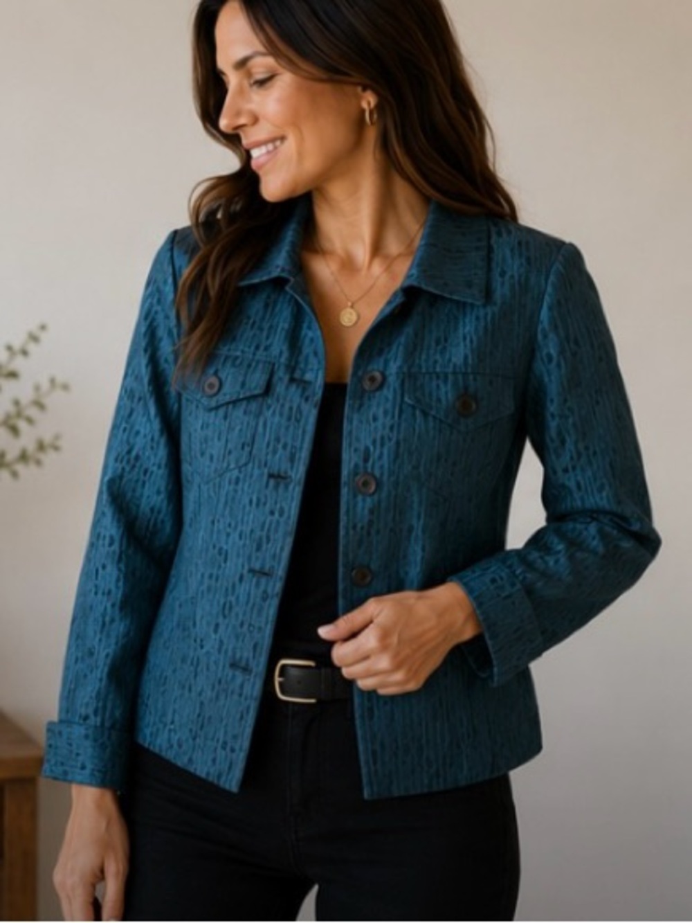 Chico’s Teal Textured Animal Print Jacket Size 1 Medium Cropped Blazer Shacket